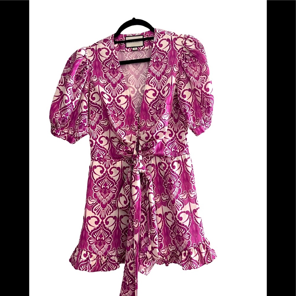 ALEXIS flowered short sleeve romper - size XS
